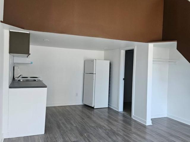 2205 Rosemont 1 Bedroom Apartment for Rent at 2205 Boul Rosemont, Montréal, QC H2G 1T6 Louis Hébert