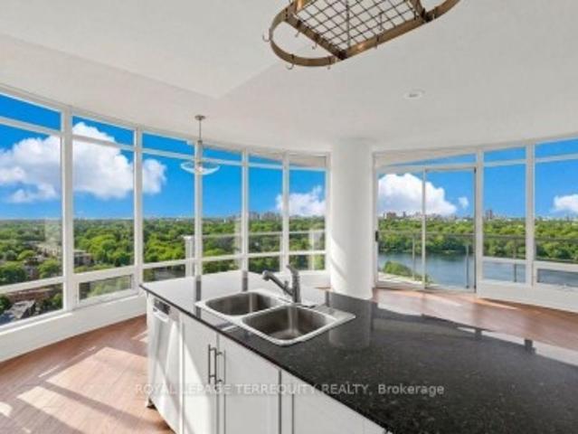 2205 15 Windermere Avenue, Toronto, ON, M6S 5A2 condo for sale | Listing ID W13654 | Royal LePage