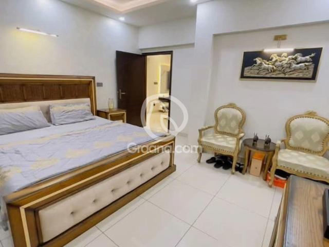2200 Ft² Flat for Rent