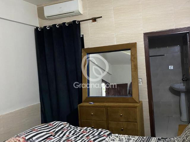 2200 Ft² Flat for Rent