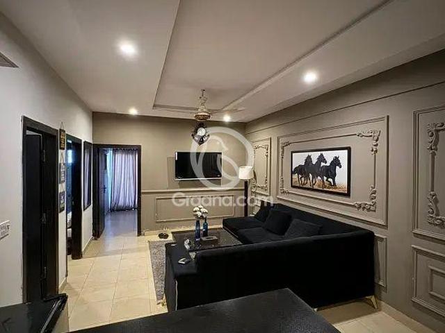2200 Ft² Flat for Rent