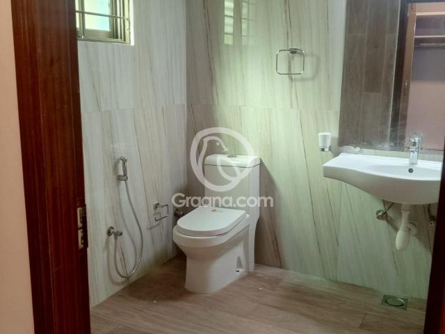 2200 Ft² Flat for Sale