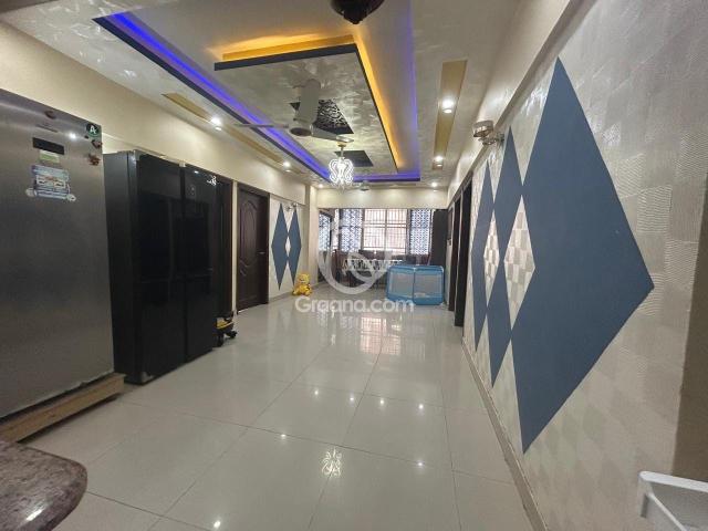 2200 Ft² Flat for Sale