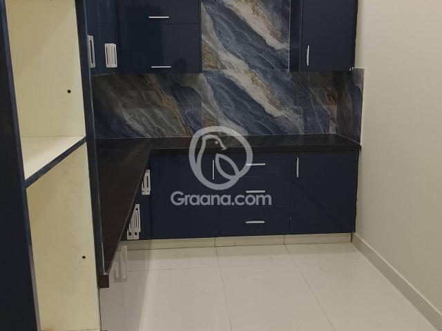 2200 Ft² Lower portion for Sale