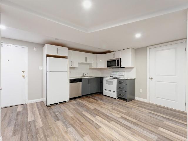 2200 Sherobee 1 Bedroom Apartment for Rent at 2200 Sherobee Rd, Mississauga, ON L5A 3Y3 Cooksville