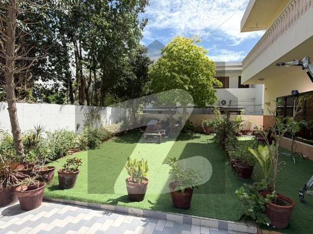 2200 yards Bungalow For Sale DHA Phase 1