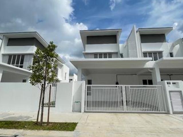 2200freeholdnew double storeynear townshiphighway0