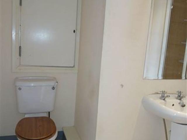 220,000 | 11 Carnagh House, Ard Ri, Athlone, County Westmeath Property Partners Moore Larkin 5008 MyHome. Ie Residential