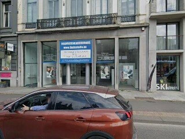220 650 m2 office space for rent in Stad Antwerp