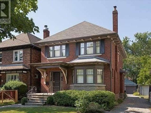 220 Glengrove West