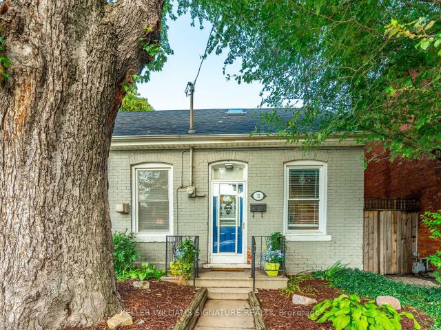 220 Emerald Street N
