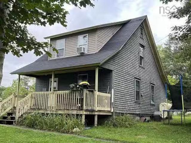 220 Mowatt Street, Shelburne, NS, B0T 1W0 house for sale Li.