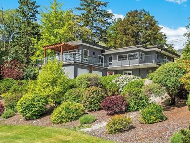 220 West Bench Drive, Penticton, BC, V2A 8X8 Luxury House for sale | Listing ID 10378 | Royal LePage Carriage Trade Luxury Properties