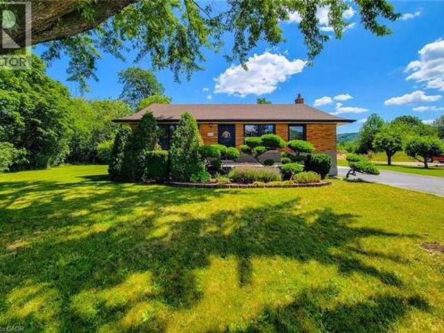 220 Winona Road, Stoney Creek, ON, L8E 5K4 house for sale | Listing ID 40850 | Royal LePage