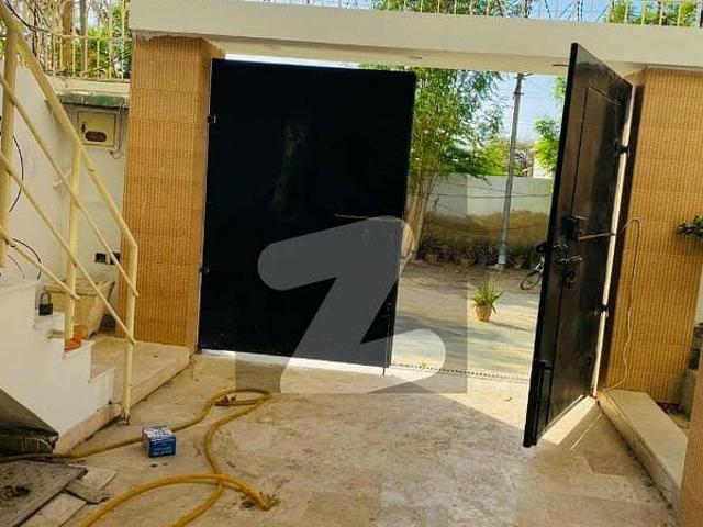 220 yards ground+2 6 bed west open 24 hours water gas electricity *dc leased* nearby rashid minhas road