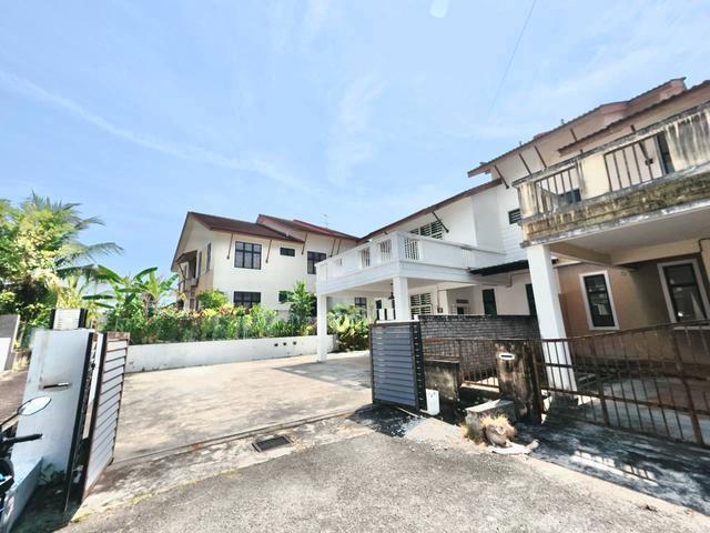 Rumah Koyak PlastikCassia Bukit BanyanTeres 1 Tingkat