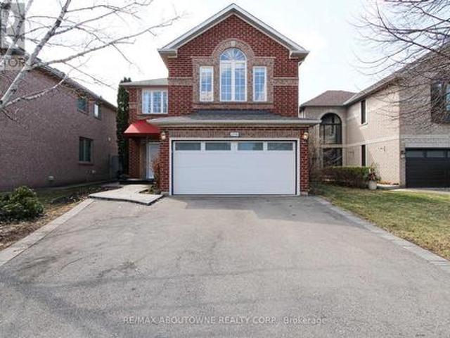 2216 Norfolk Drive, Oakville, ON, L6H 6H4 house for sale | Listing ID W13158 | Royal LePage