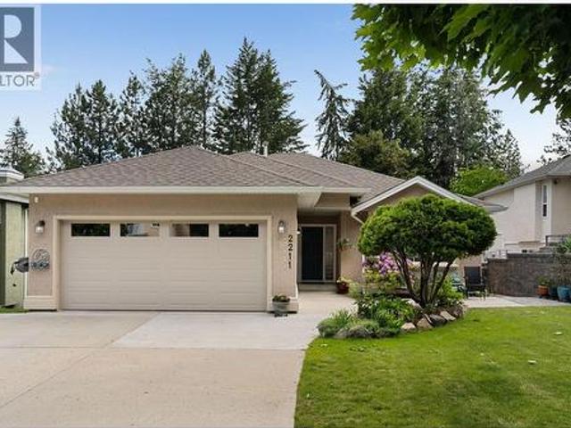 2211 Shannon Woods Place, West Kelowna, BC, V4T 2L9 house for sale | Listing ID 10388 | Royal LePage