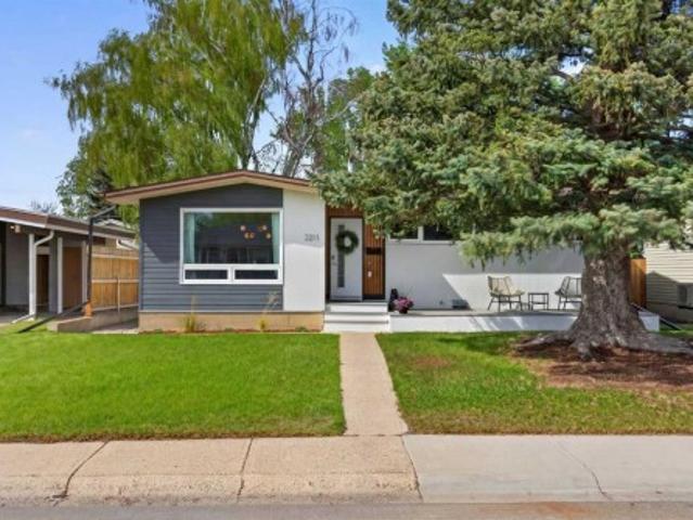 2211 18 Avenue South, Lethbridge, AB, T1K 1C7 house for sale | Listing ID A2315 | Royal LePage