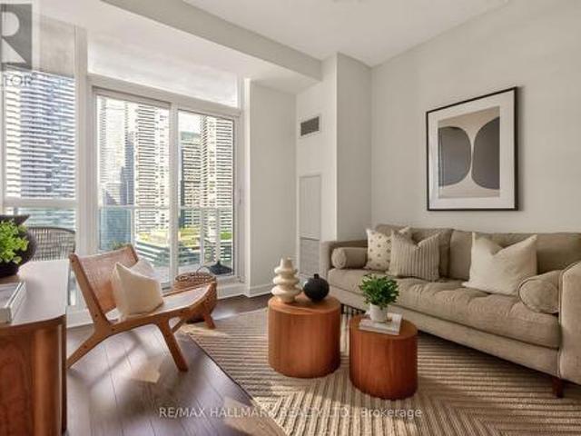 2211 18 Harbour Street, Toronto, ON, M6J 2Z6 condo for sale | Listing ID C13161 | Royal LePage