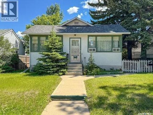 221 4Th Avenue Ne, Swift Current, SK, S9H 2J4 house for sale | Listing ID SK039566 | Royal LePage