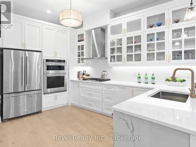 221 99 Louisa Street, Kawartha Lakes Fenelon Falls, ON, K0M 1N0 condo for sale | Listing ID X13685 | Royal LePage