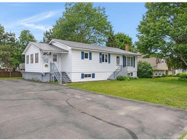 221 Magnolia Ave, Sussex, NB, E4E 2H5 house for sale | Listing ID NB143583 | Royal LePage