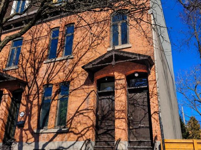 2227 Rue Quesnel, Montréal Le Sud Ouest, QC H3J