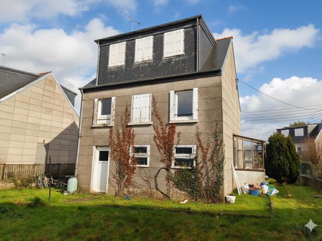 22200 Guingamp: Maison à rafraîchir