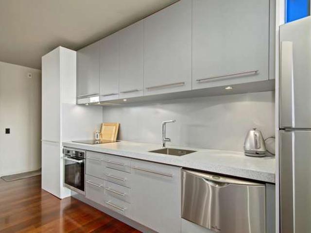 2/220 Jackson Street, Petone, Lower Hutt City
