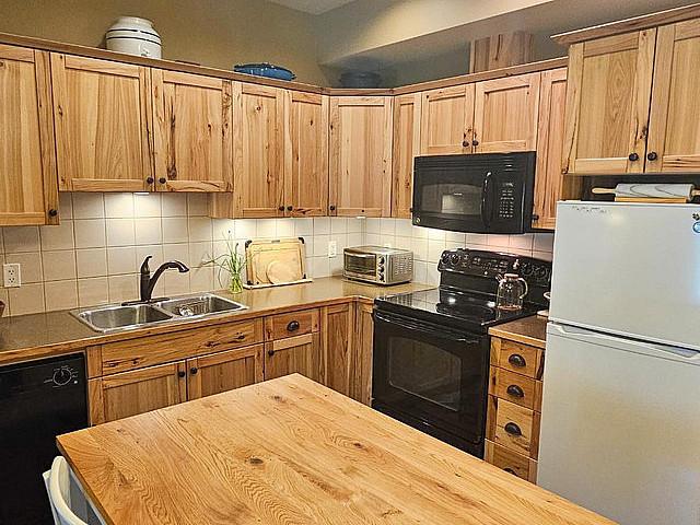 222 16310 Woolgar Road Crawford Bay, British Columbia