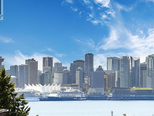 222 340 W 3rd Street North Vancouver, British Columbia