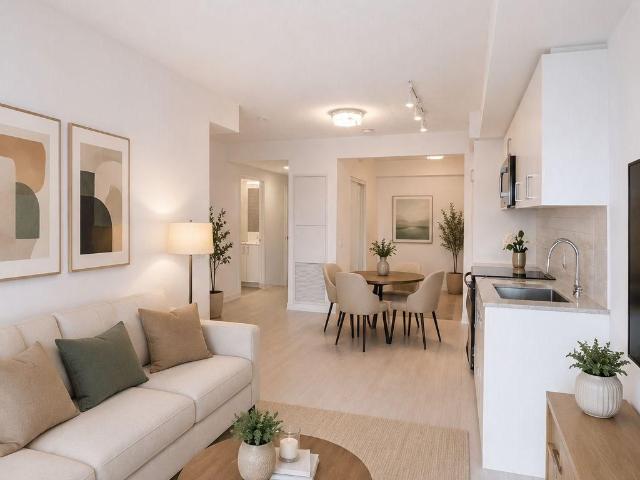 222 4 Eglinton Avenue W, Etobicoke | 2+1Beds/2Bath, Condo, $2,700/mo | Condos. Ca