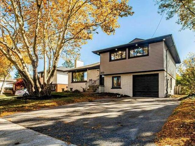 222 COLUMBIA DR Hamilton Ontario