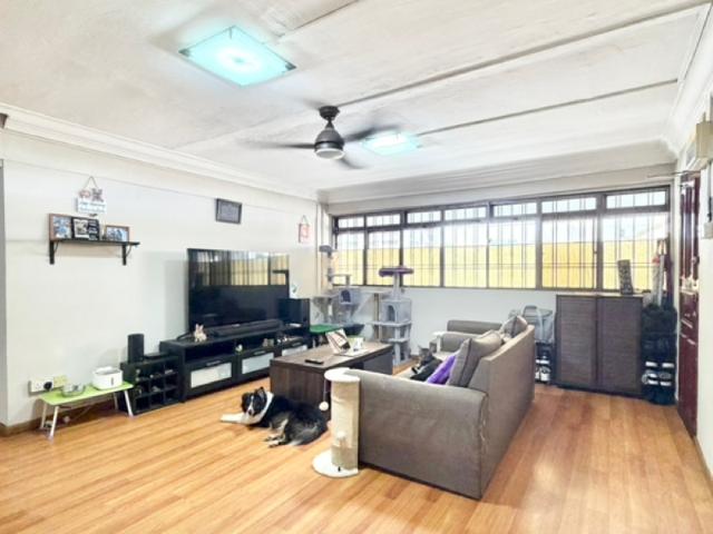222 Lorong 8 Toa Payoh HDB Apartment For Sale, $480,000, 3 Bed 2 Bath 882 sqft $544.00 psf