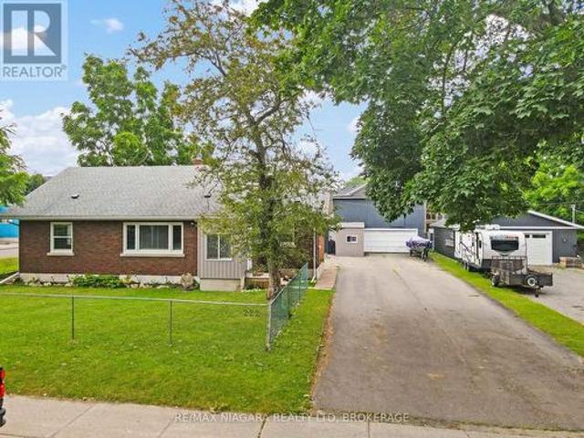 222 Ridgeway Road, Fort Erie Crystal Beach, ON, L0S 1B0 house for sale | Listing ID X13593 | Royal LePage