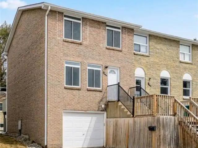 222 WESTCOURT Place Unit# 9