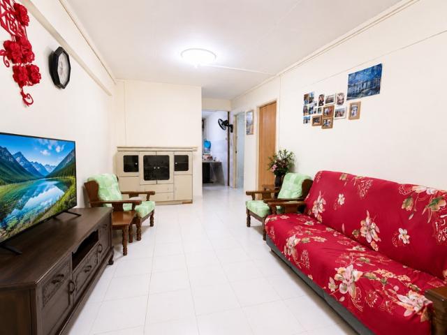 222 Yishun Street 21 HDB Apartment For Sale, $428,000, 2 Bed 2 Bath 721 sqft $594.00 psf
