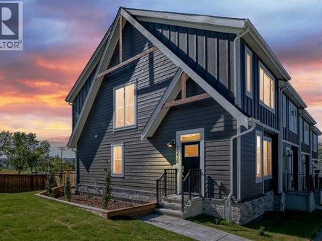 2238 44 Street Nw, Calgary, AB, T3B 0X6 townhouse for sale | Listing ID A2338 | Royal LePage