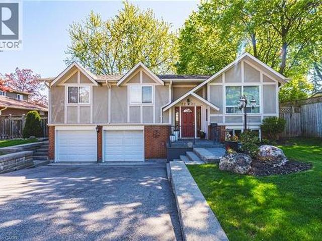 2231 Sandringham Drive, Burlington, ON, L7P 3E6 house for sale | Listing ID 40838 | Royal LePage