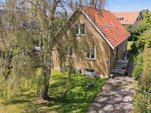 223V7587 Rønvej 22 Klassisk murermestervilla med skøn haveoase i det attraktive Solvangskvarte RealMæglerne