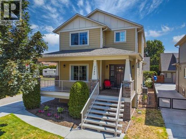 2249 Wilkinson Street, Kelowna, BC, V1Y 7Z1 house for sale | Listing ID 10394 | Royal LePage