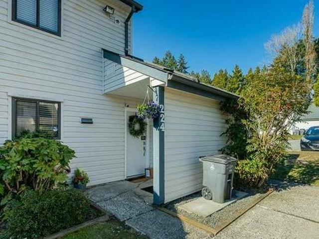 22413624 67 AVENUE Surrey BC V3W 6X5 For Sale
