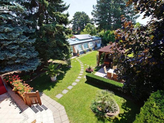 2241 Schönkirchen: Rarität! Traumhafte Wohlfühloase samt Schwimmhalle in bester Lage!