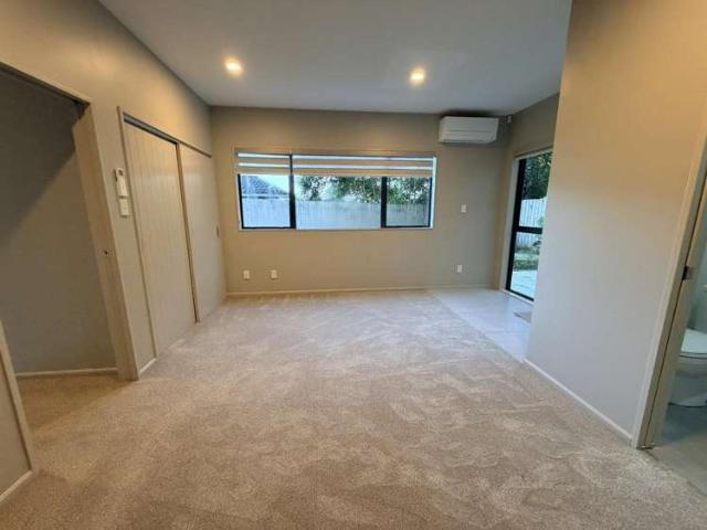 2/24 Bonito Place, Bayview, North Shore City
