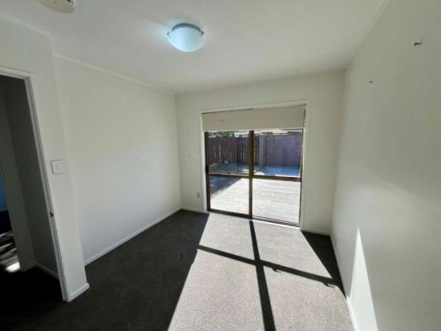 2/24 Beaumaris Way, Conifer Grove, Papakura