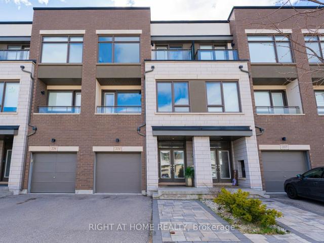 224 Wheat Boom Drive, Oakville | For Sale @ $990,000 | Condos. Ca