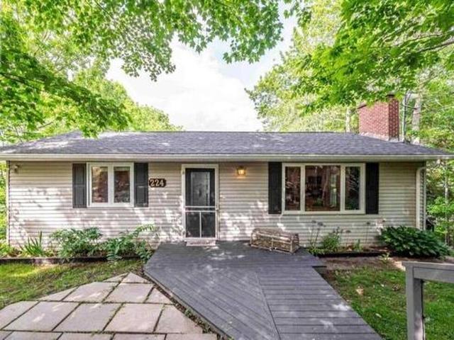 224 Tucker Lake Road, Beaver Bank, NS, B4G 1C3 house for sale | Listing ID 202620 | Royal LePage