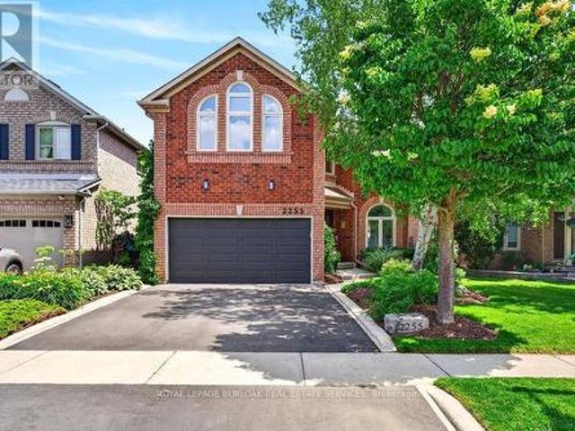 2255 Vista Oak Road, Oakville, ON, L6M 3L8 house for sale | Listing ID W13458 | Royal LePage