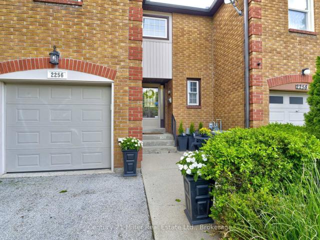2256 MARGOT Street, Oakville | 3Beds/3Bath, Townhouse, $929,999 | Condos. Ca